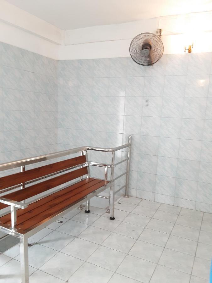 New Central Guesthouse Bangkok Luaran gambar