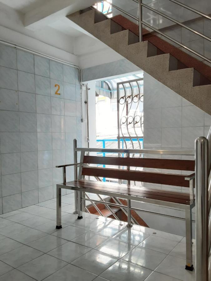 New Central Guesthouse Bangkok Luaran gambar